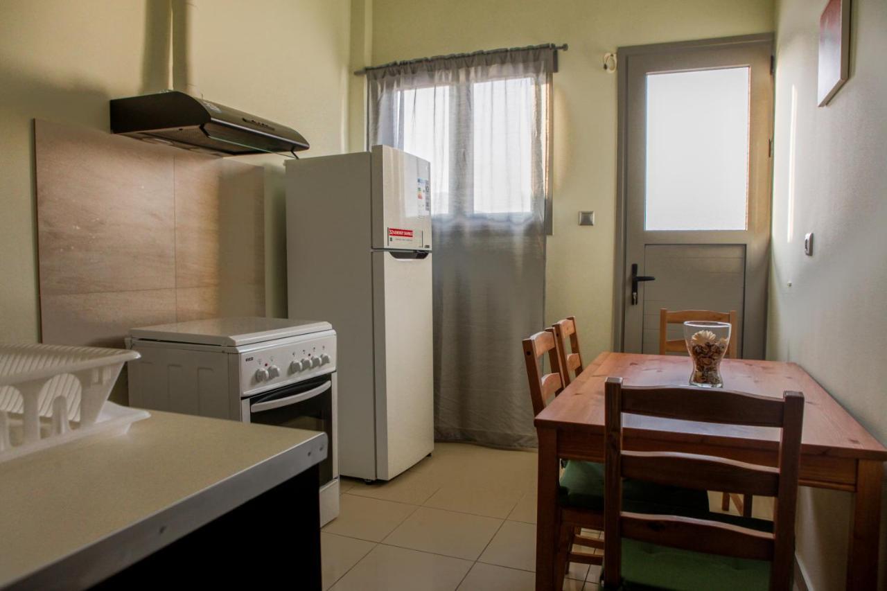 Lak Peristeri Homes